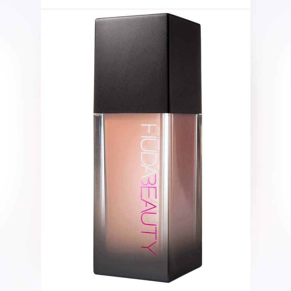 Huda beauty liquid foundation